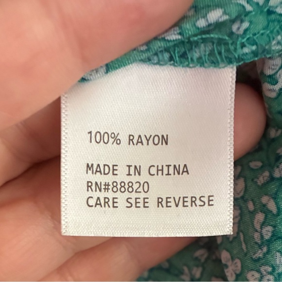 Boho Women's V- Neck Floral Green Lightweight Blouse - Picture 8 of 9